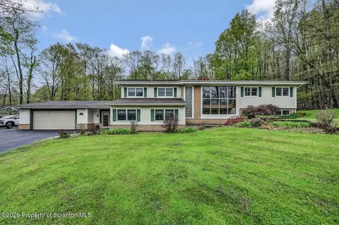 113 Wilcrest Rd, Roaring Brook Twp, PA 18444