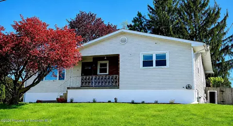 92 W Swallow St, Olyphant, PA 18447