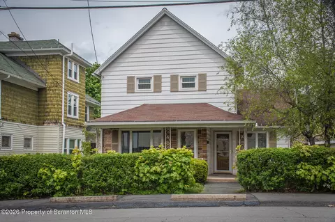 537 Charles St, Throop, PA 18512