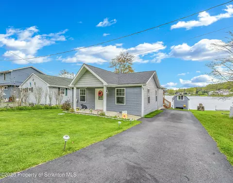 90 George Dr, Jefferson Twp, PA 18436