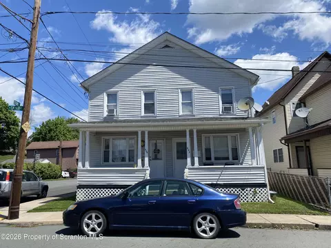 422-424 W Taylor St, Taylor, PA 18517