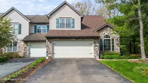 43 Hedge Row Run, Clarks Summit, PA 18411