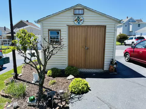 Exterior - 138 E Grace St, Old Forge, PA 18518 photo 5 of 7