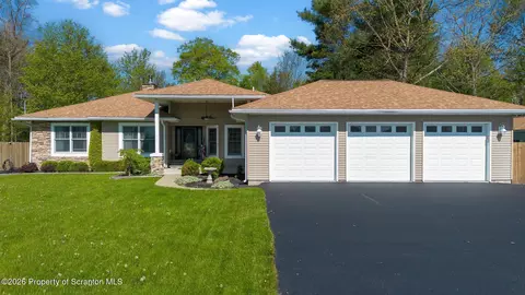 31 Wright Way, Nicholson, PA 18446