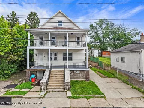 308-310 Willow St, Dunmore, PA 18512