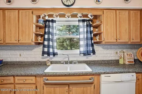 Kitchen - 101 Stone St, Moosic, PA 18507 photo 2 of 4