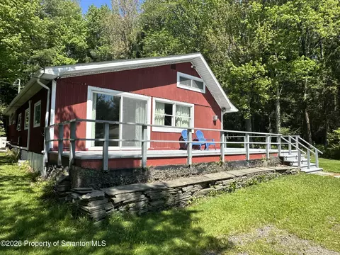 8293 State Route 374, Clifford Township, PA 18470
