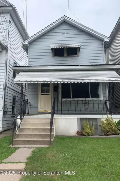 1059 Carmalt St, Scranton, PA 18519