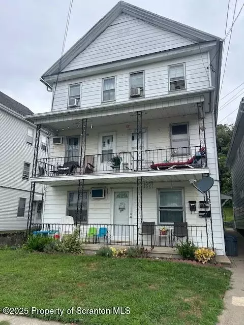 1055 Carmalt St, Dickson City, PA 18519