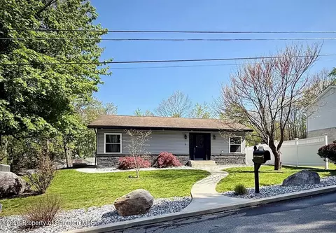 151 E Garfield Ave, Carbondale, PA 18407