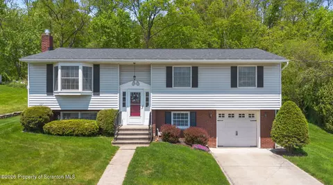 210 Prynn St, Peckville, PA 18452