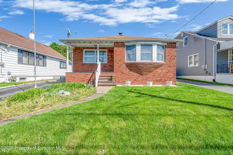 326 Main St, Eynon, PA 18403