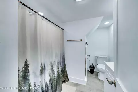 Bath - 109 Ackerly Rd, Clarks Summit, PA 18411 photo 1 of 2