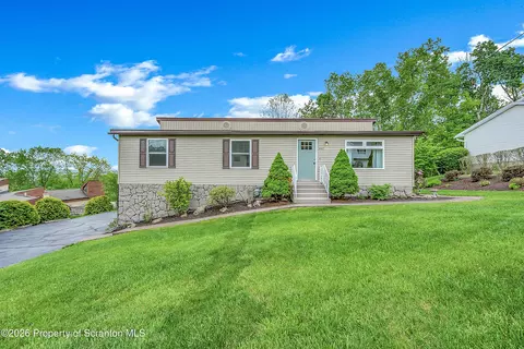 407 Kingsley Blvd, Peckville, PA 18452