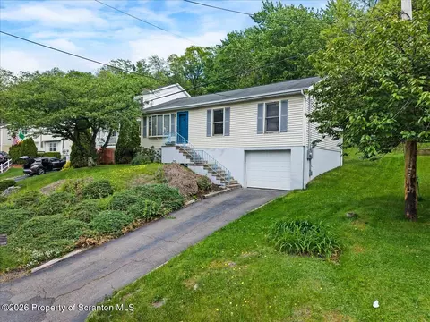 1207 Moltke Ave, Scranton, PA 18505