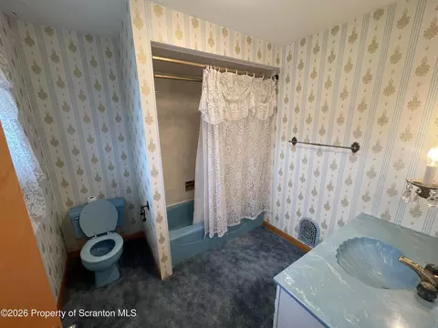 Bath - 301 Milwaukee Ave, Old Forge, PA 18518 photo 2 of 4