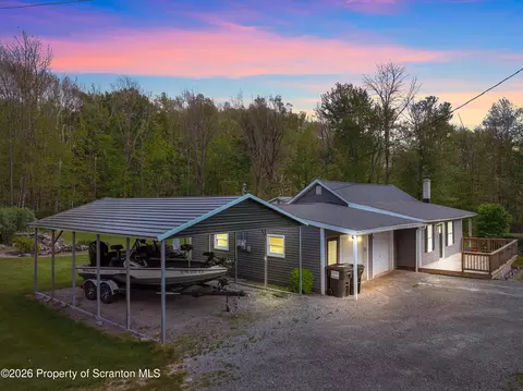 61 Lakeside Dr # E, Honesdale, PA 18431