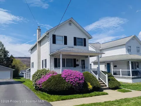 621 Delaware St, Mayfield, PA 18433