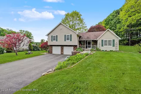 308 Bear Brook Acres Dr, Madison Township, PA 18444