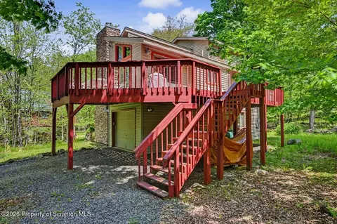 98 E Creek View Dr, Clifton Twp, PA 18424