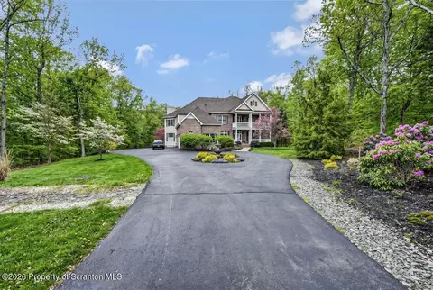 272 Windsor Way, Roaring Brook Twp, PA 18444