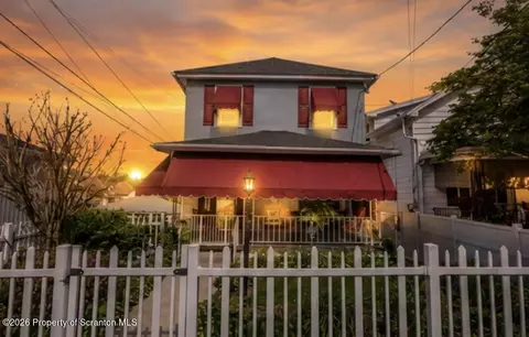 520 4th St, Dunmore, PA 18512