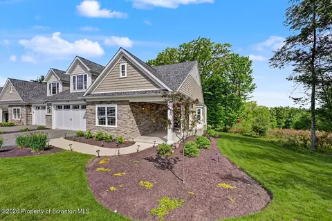 217 Oak Hill Cir, South Abington, PA 18411