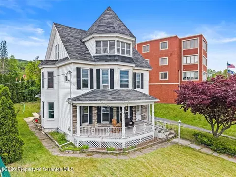 1410 Main St, Peckville, PA 18452