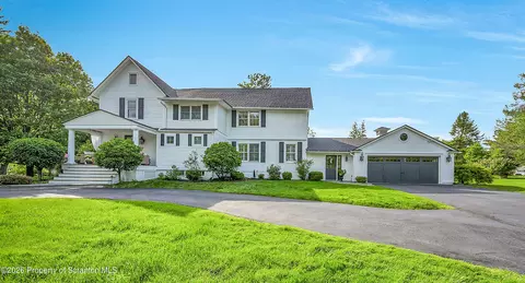 330 Glenburn Rd, Clarks Green, PA 18411
