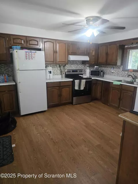 1211 Main St, Dickson City, PA 18519