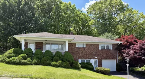 207 Yesu Dr, Scranton, PA 18505