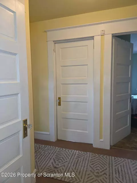 Entry Way - 229 E Mountain Rd, Scranton, PA 18505 photo 4 of 4