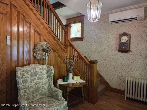 Entry Way - 229 E Mountain Rd, Scranton, PA 18505 photo 2 of 4