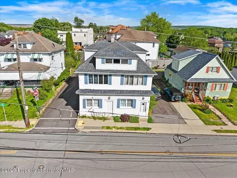 810 George St, Throop, PA 18512