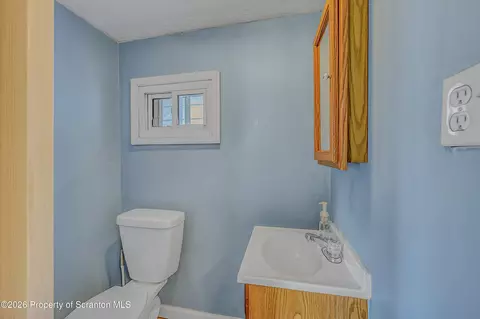 Bath - 640 E Grant St, Olyphant, PA 18447 photo 4 of 4