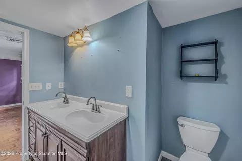 Bath - 640 E Grant St, Olyphant, PA 18447 photo 3 of 4