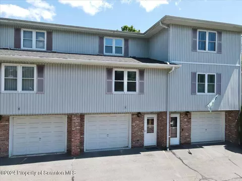 53 Abington Gardens Dr, South Abington, PA 18411