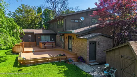 621 Taylor Ave, Scranton, PA 18510