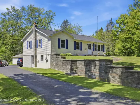 1237 Heart Lake Rd, Scott Twp, PA 18433