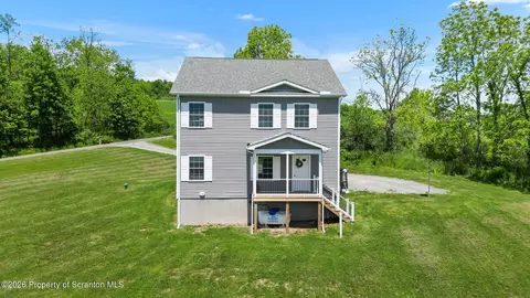 109 Walnut Ridge Dr, Mehoopany, PA 18629