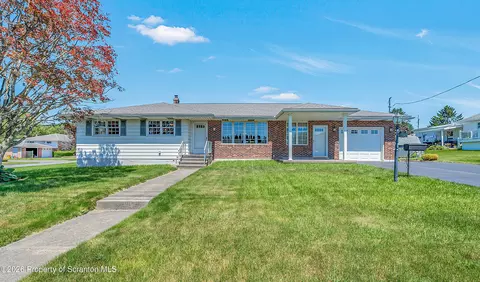 102 Bichler Ln, Taylor, PA 18517