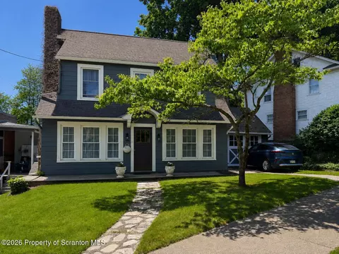 11 W Tioga St, Tunkhannock, PA 18657