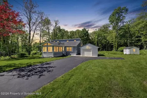 15 Van Leuven Rd, Lake Ariel, PA 18436