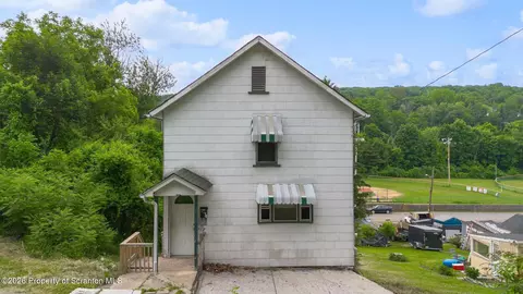 518 Meadow Ave, Scranton, PA 18505