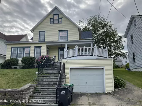 521 Delaware St, Forest City, PA 18421