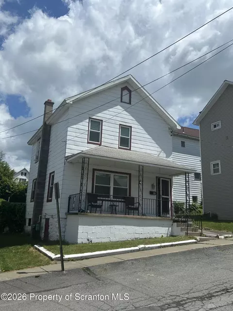 6 Cherry Ave # A, Carbondale, PA 18407