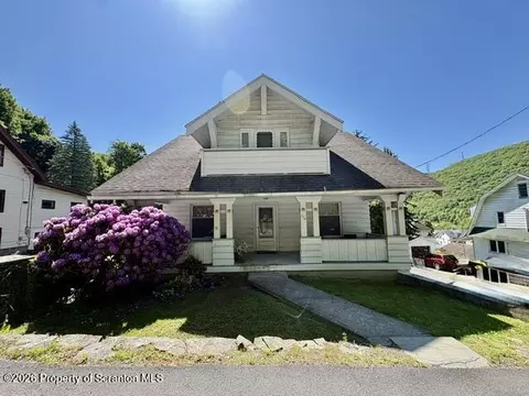 214 Layton Rd, Chinchilla, PA 18410