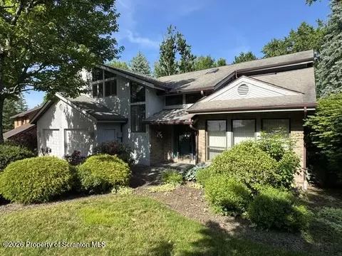 1314 Oakmont Rd, Clarks Summit, PA 18411