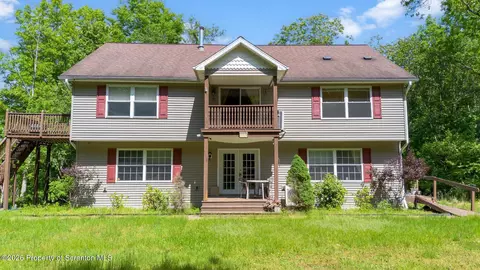 112 Spring Hill Dr, Hunlock Creek, PA 18621