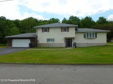 430 Delaware St, Mayfield, PA 18433